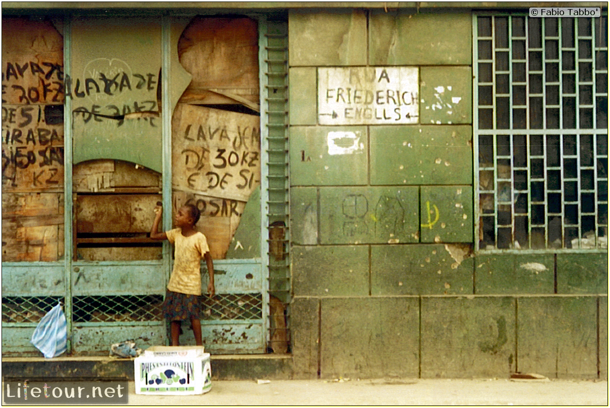 Fabio's LifeTour - Angola (2001-2003) - Luanda - Commie streets - 21107
