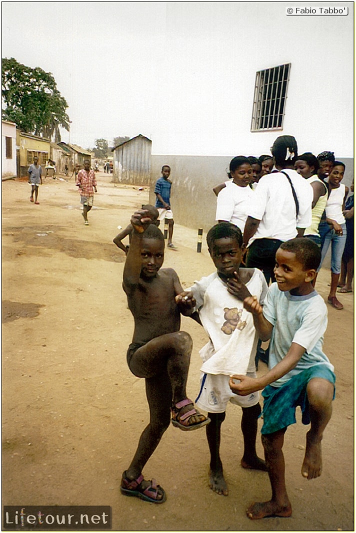 Fabios-LifeTour-Angola-2001-2003-Luanda-Luanda-slums-104-2