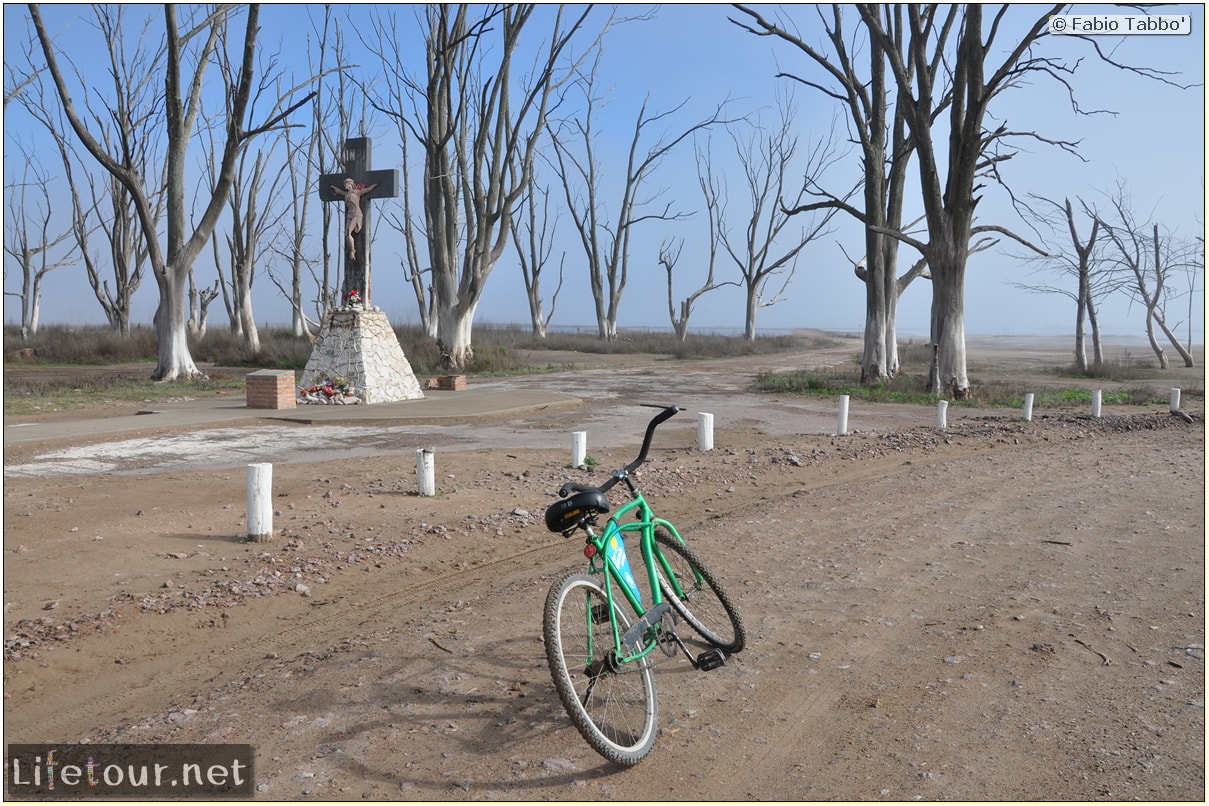 Fabios-LifeTour-Argentina-2015-July-August-Epecuen-Epecuen-ghost-town-1.-Bike-Trip-to-the-Epecuen-ghost-town-2362