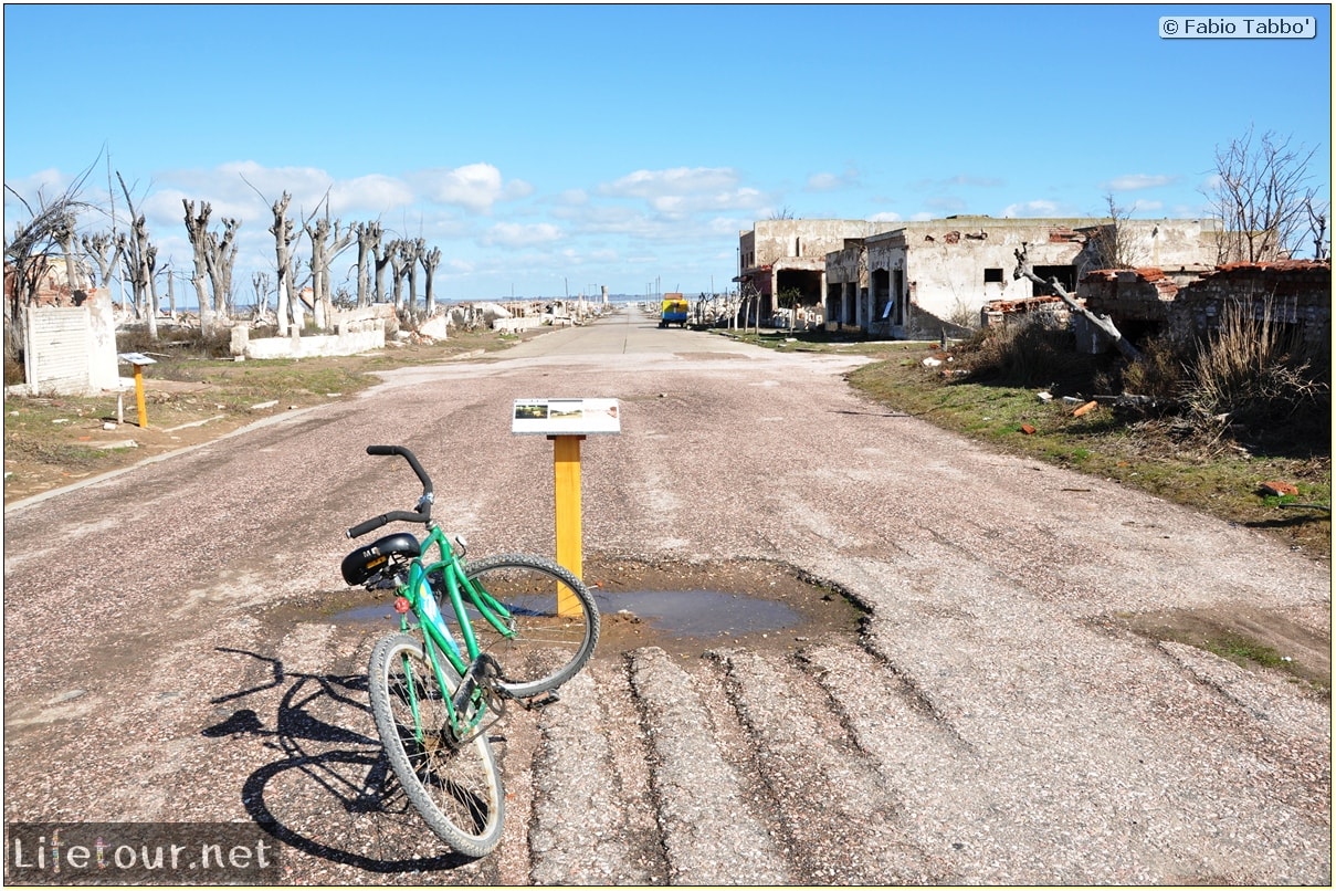 Fabios-LifeTour-Argentina-2015-July-August-Epecuen-Epecuen-ghost-town-3.-Epecuen-Ghost-town-8260