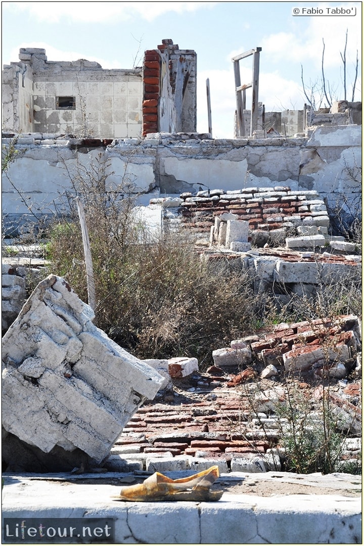 Fabios-LifeTour-Argentina-2015-July-August-Epecuen-Epecuen-ghost-town-3.-Epecuen-Ghost-town-8675-cover