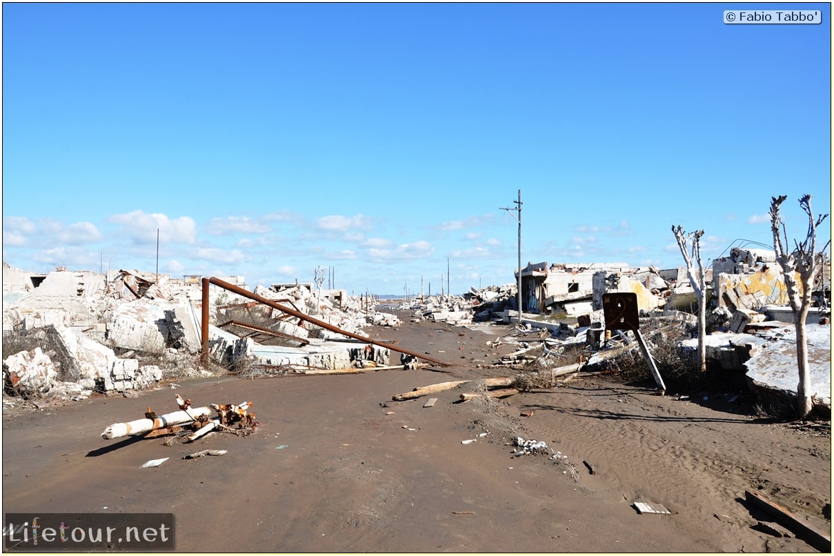 Fabios-LifeTour-Argentina-2015-July-August-Epecuen-Epecuen-ghost-town-3.-Epecuen-Ghost-town-8704-cover-1