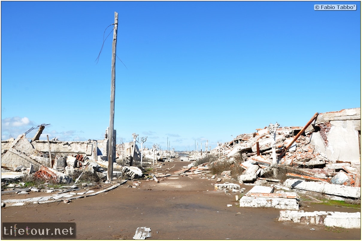 Fabios-LifeTour-Argentina-2015-July-August-Epecuen-Epecuen-ghost-town-3.-Epecuen-Ghost-town-9649