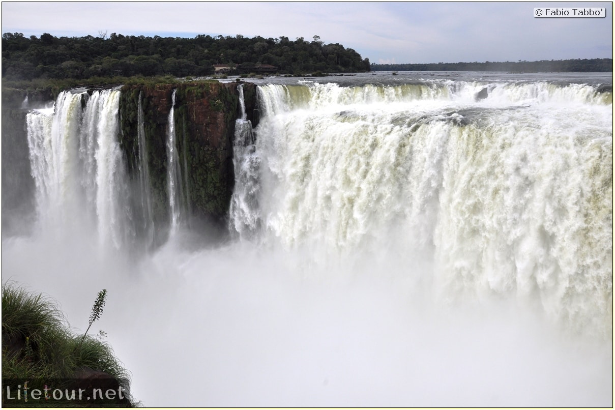 Fabios-LifeTour-Argentina-2015-July-August-Puerto-Iguazu-falls-The-Iguazu-falls-2630-cover-1