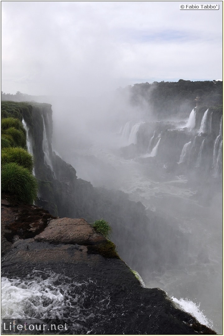 Fabios-LifeTour-Argentina-2015-July-August-Puerto-Iguazu-falls-The-Iguazu-falls-3912-cover