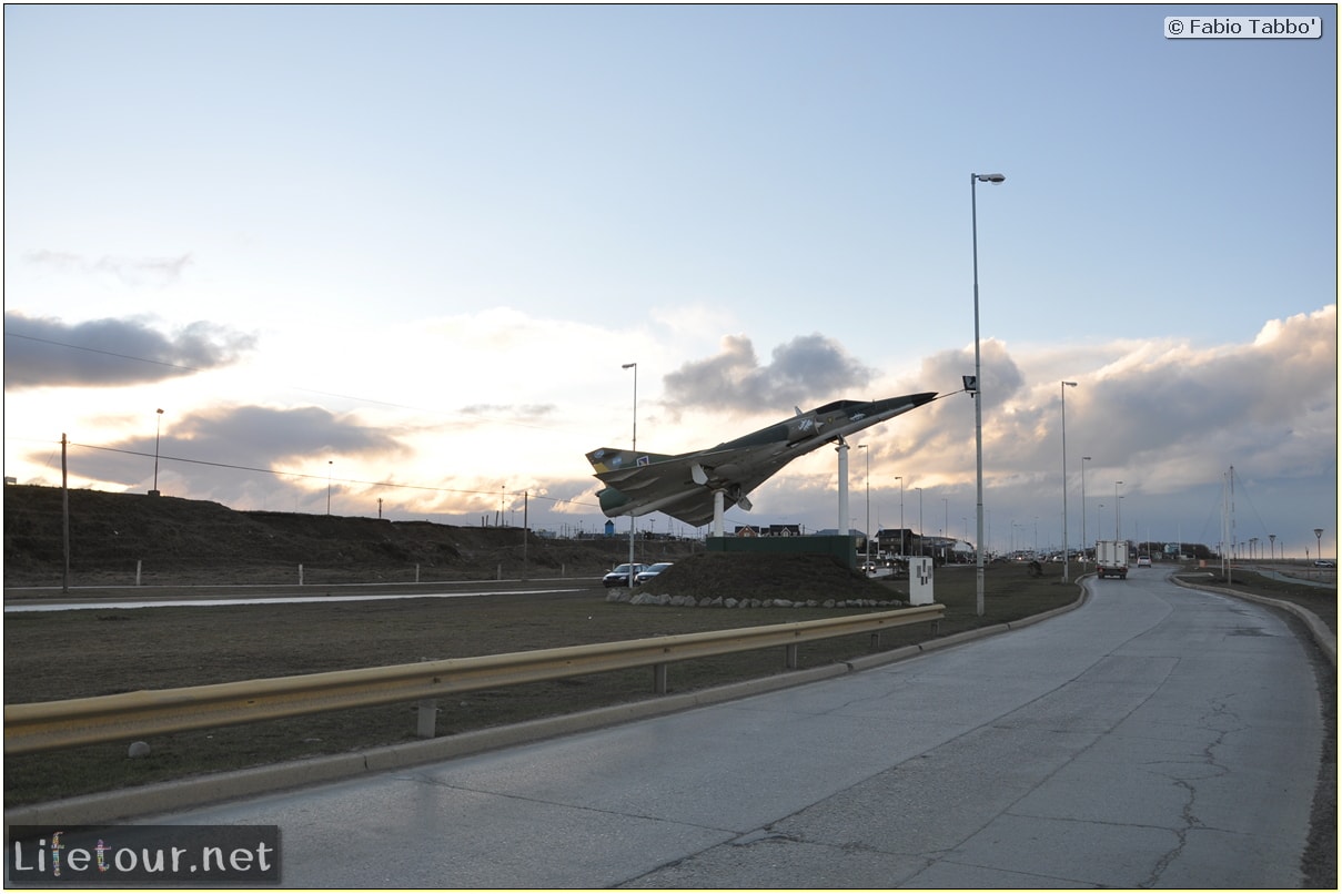 Fabios-LifeTour-Argentina-2015-July-August-Rio-Grande-Monumento-a-Héroes-de-Malvinas-4922