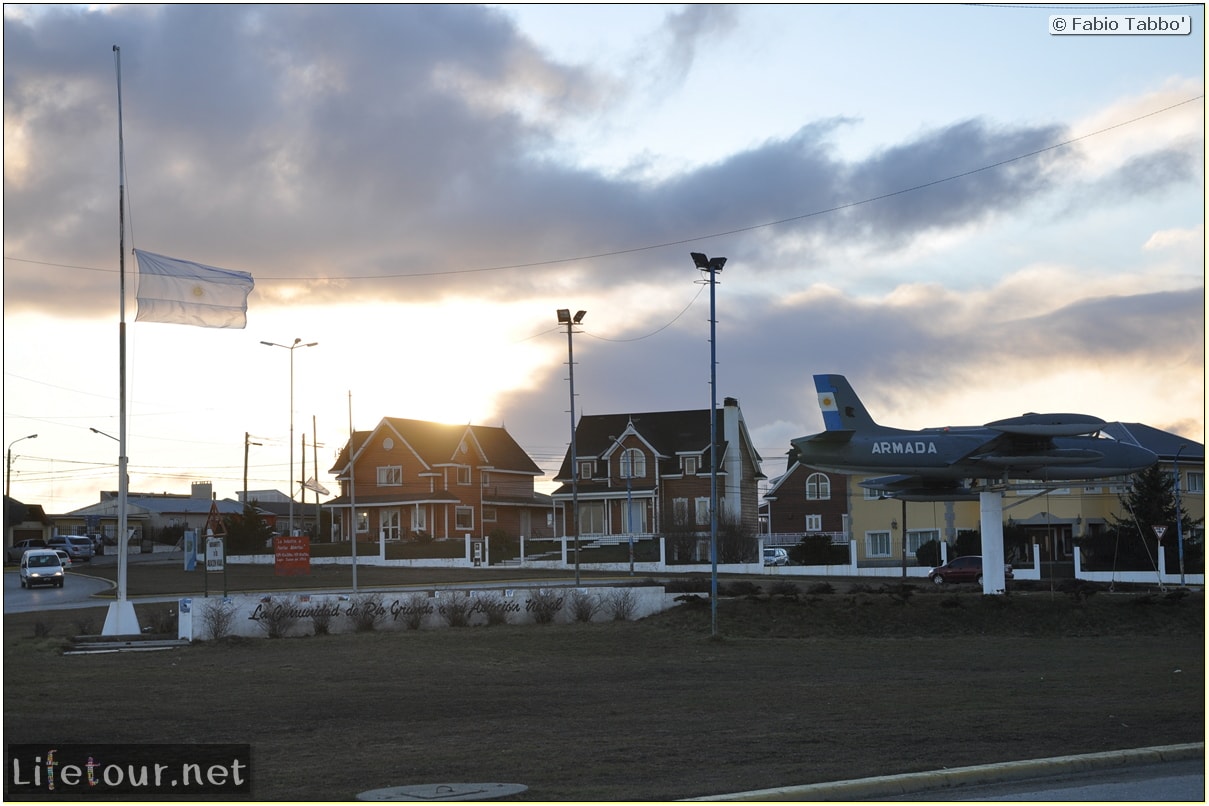 Fabios-LifeTour-Argentina-2015-July-August-Rio-Grande-Monumento-a-Héroes-de-Malvinas-5009