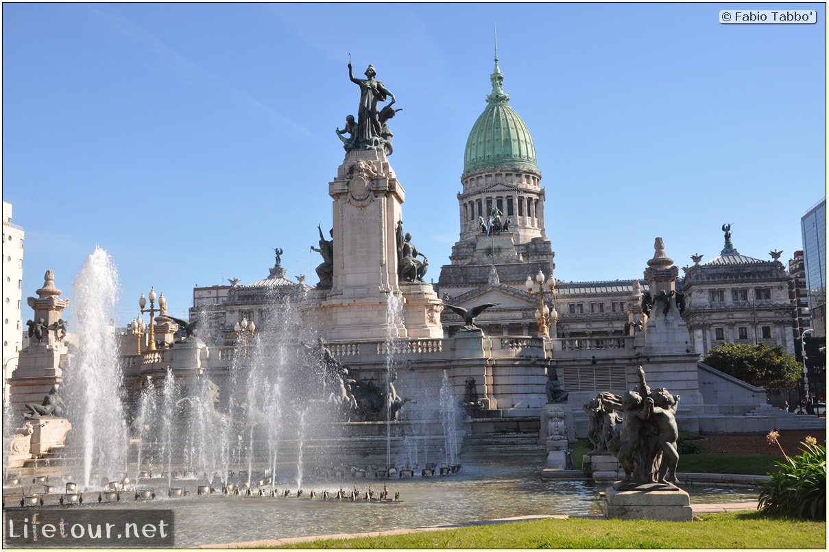 Fabios-LifeTour-Argentina-2015-July-August-buenos-aires-City-Center-Plaza-25-de-Mayo-and-Casa-Rosada-6973