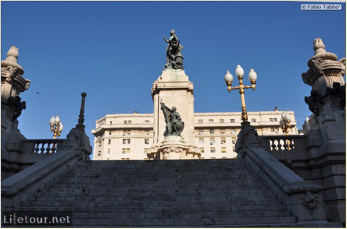 Fabios-LifeTour-Argentina-2015-July-August-buenos-aires-City-Center-Plaza-25-de-Mayo-and-Casa-Rosada-7263