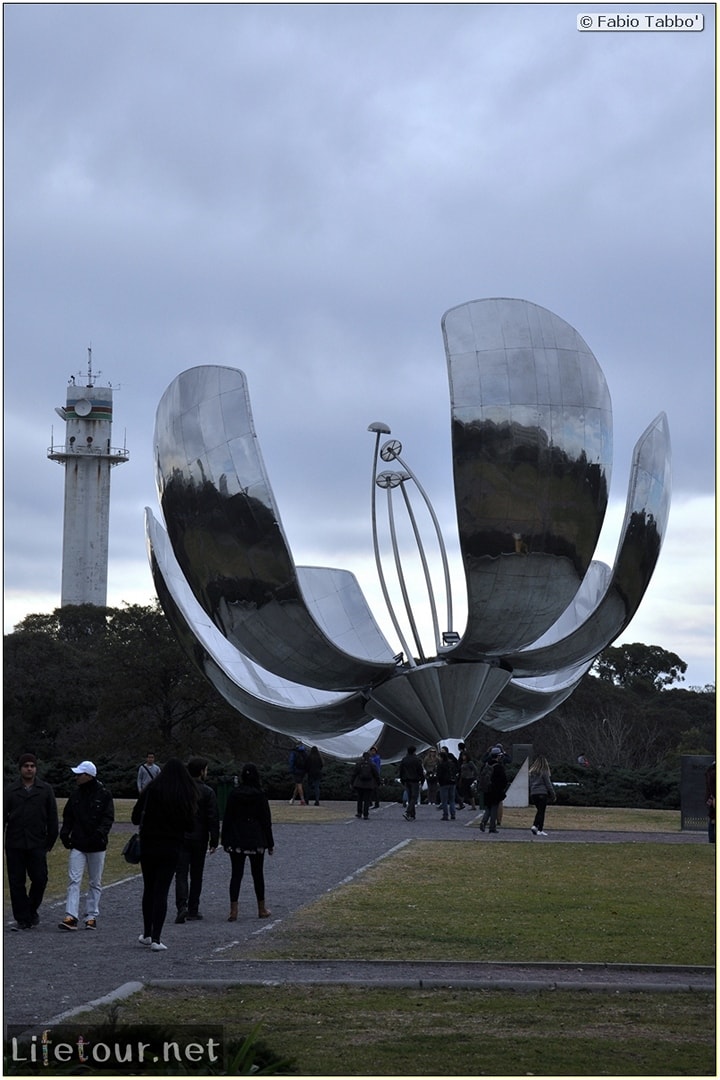 Fabios-LifeTour-Argentina-2015-July-August-buenos-aires-Recoleta-Floralis-Genérica-5469-cover-2