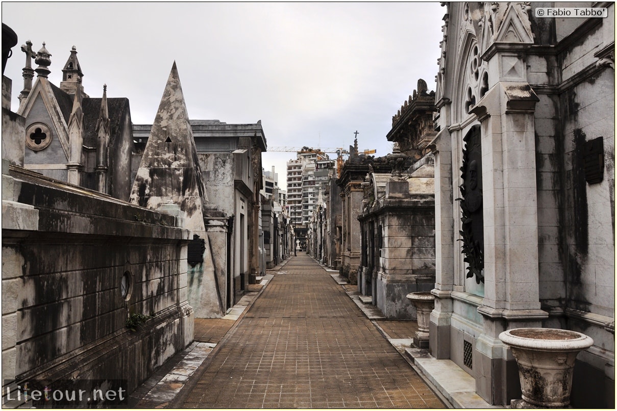 Fabios-LifeTour-Argentina-2015-July-August-buenos-aires-Recoleta-Recoleta-Cemetery-3916-cover-1