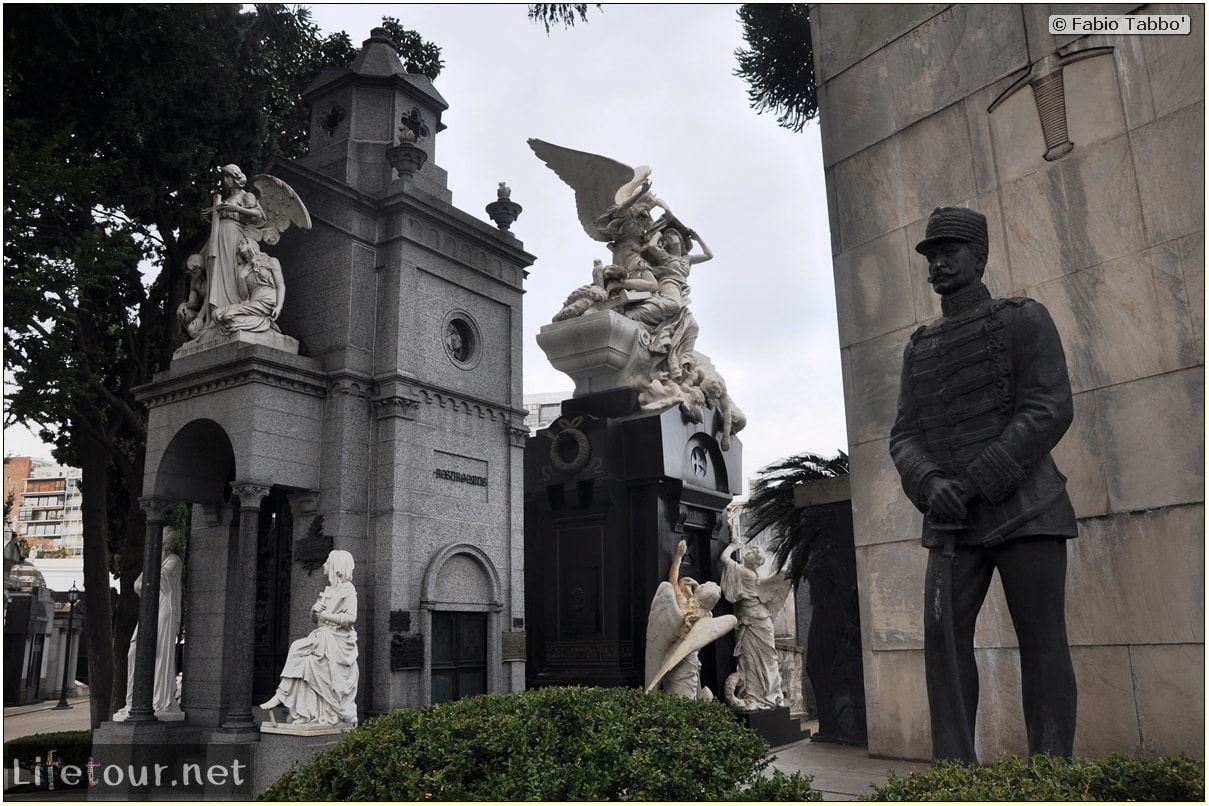 Fabios-LifeTour-Argentina-2015-July-August-buenos-aires-Recoleta-Recoleta-Cemetery-4341