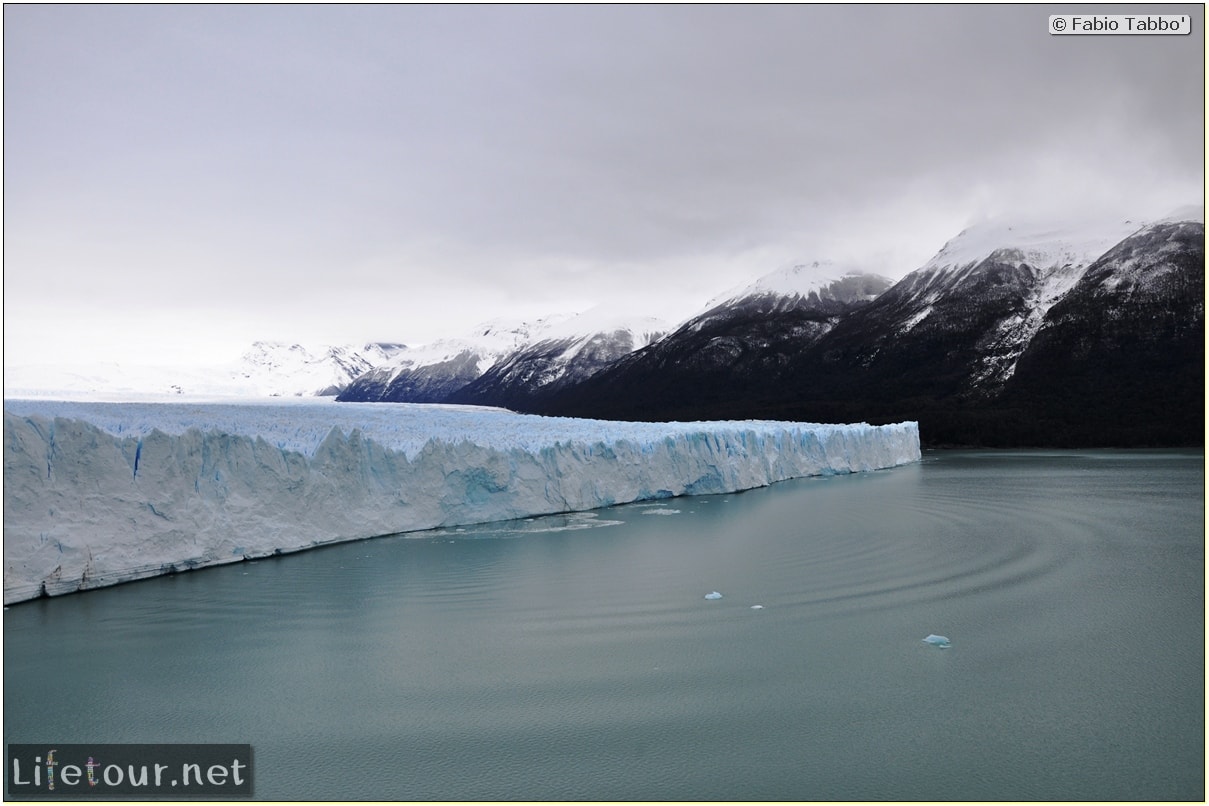 Glacier-Perito-Moreno-Northern-section-Glacier-breaking-photo-sequence-245