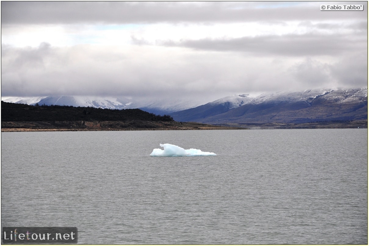 Glacier-Perito-Moreno-Southern-section-Hielo-y-Aventura-trekking-6-return-trip-by-boat-260