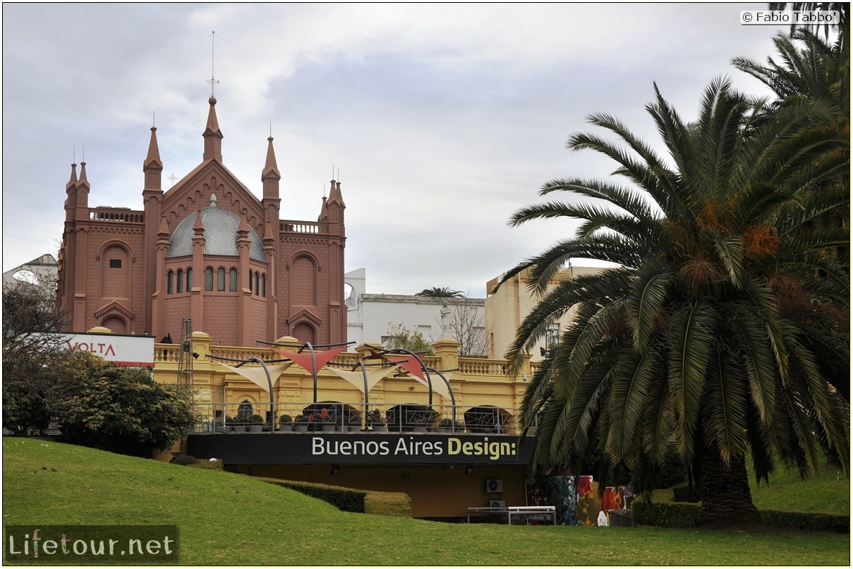 buenos-aires-Recoleta-Centro-Cultural-Recoleta-and-Museo-Nacional-de-Bellas-Artes-962