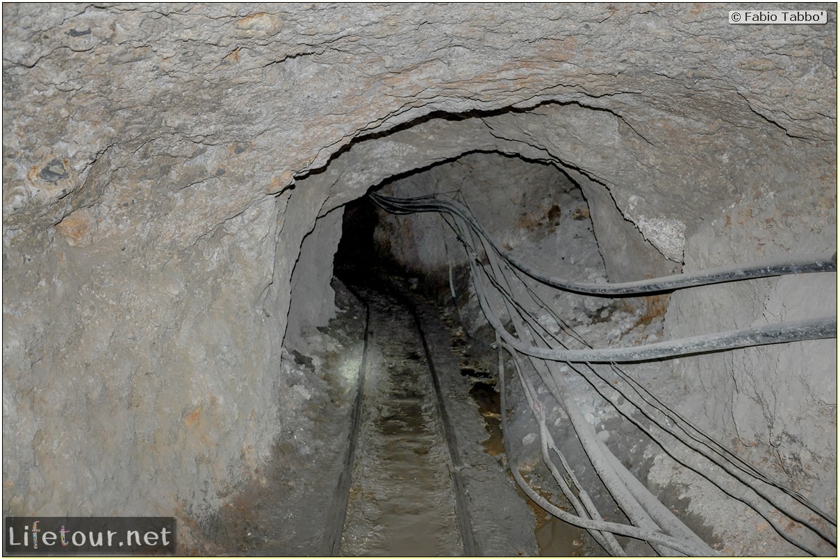 Fabio_s-LifeTour---Bolivia-(2015-March)---Potosi---mine---2.-Inside-the-mine-(welcome-to-hell)---4543