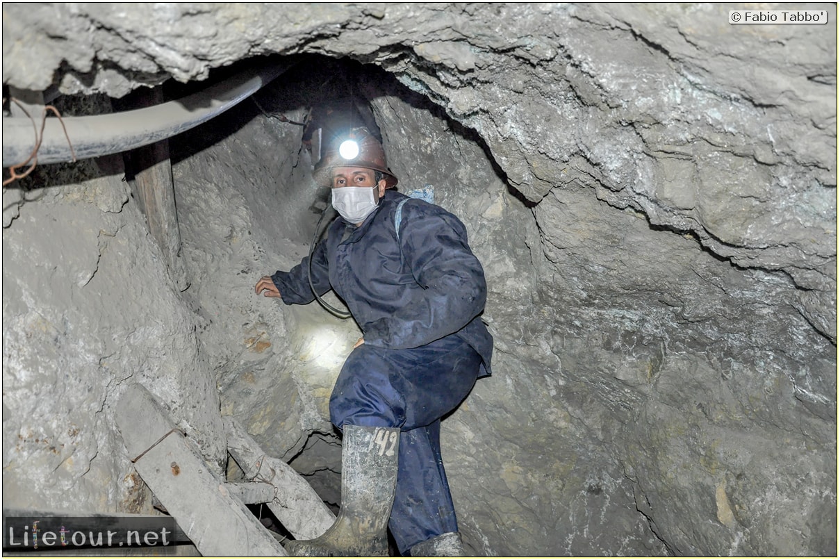 Fabio_s-LifeTour---Bolivia-(2015-March)---Potosi---mine---2.-Inside-the-mine-(welcome-to-hell)---5499-cover