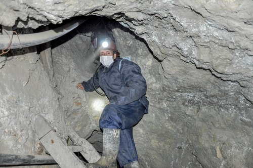 Fabio_s-LifeTour---Bolivia-(2015-March)---Potosi---mine---2.-Inside-the-mine-(welcome-to-hell)---5499-cover