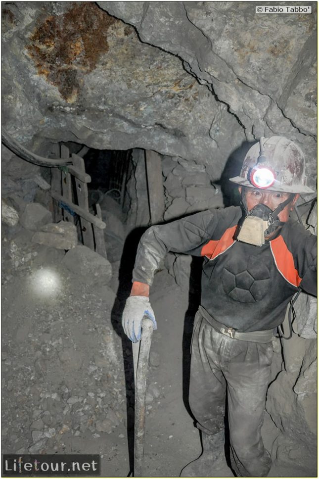 Fabio_s-LifeTour---Bolivia-(2015-March)---Potosi---mine---2.-Inside-the-mine-(welcome-to-hell)---6598