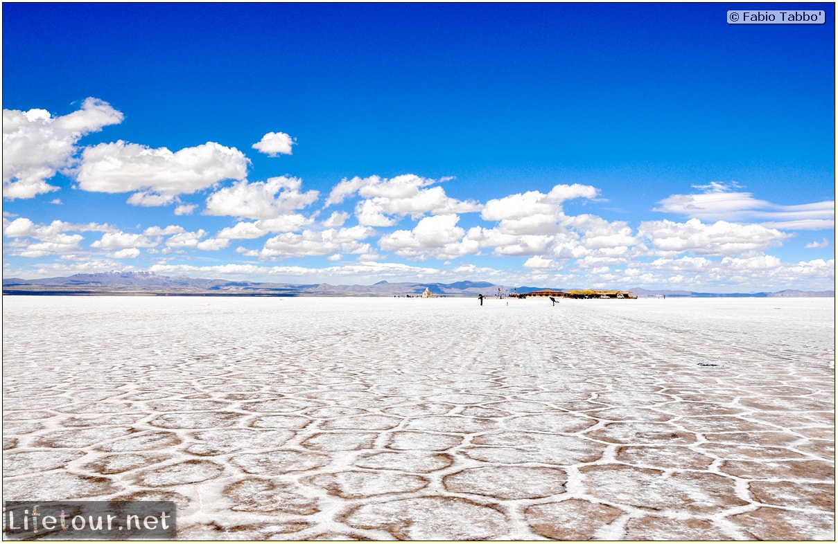 Fabio_s-LifeTour---Bolivia-(2015-March)---Ujuni---Salar-de-Ujuni---3--erratic-trekking---10594