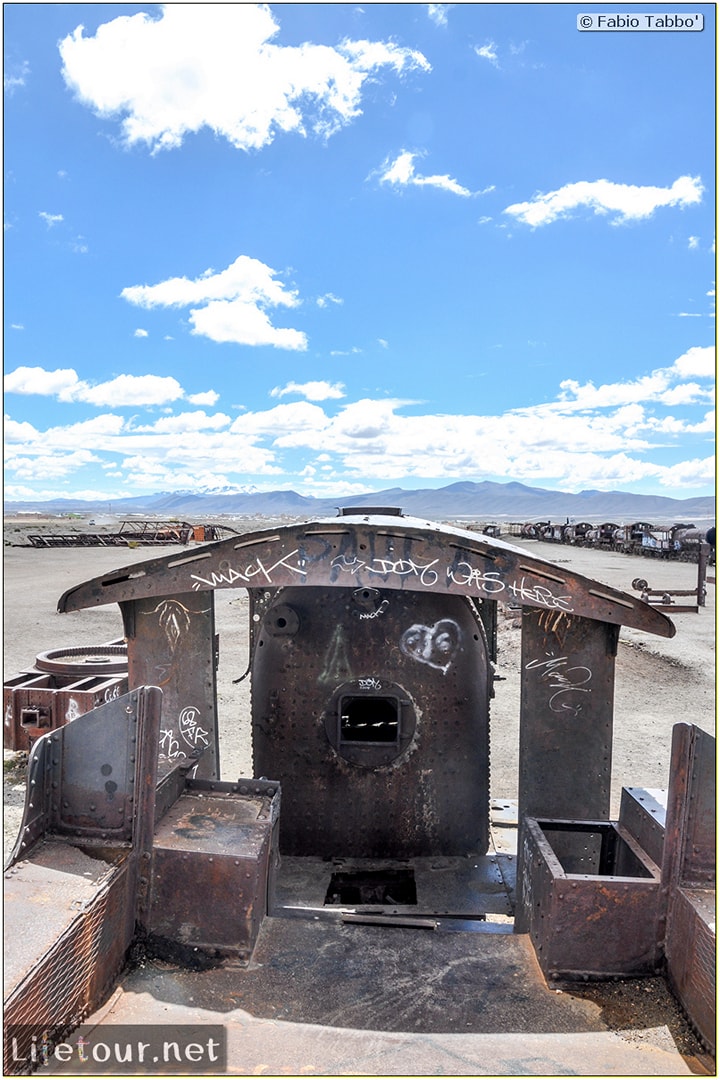 Fabio_s-LifeTour---Bolivia-(2015-March)---Ujuni---Ujuni-Train-Graveyard---2626