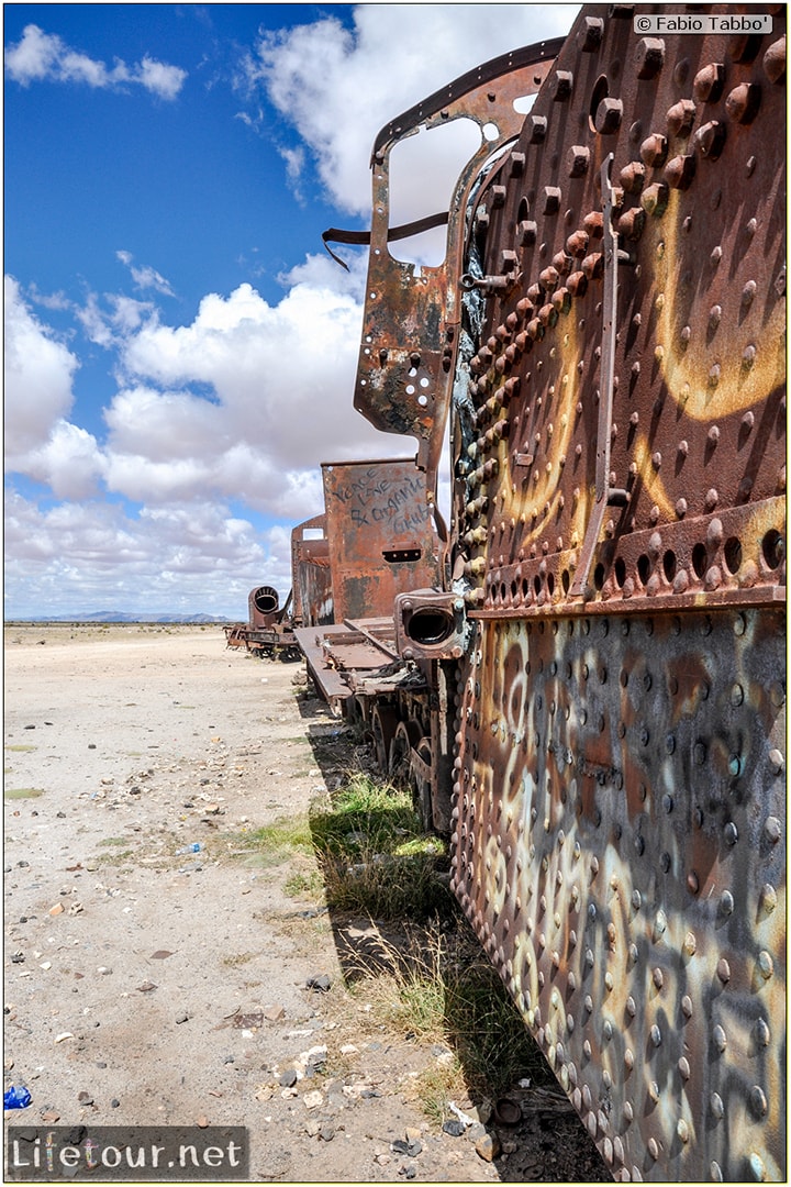 Fabio_s-LifeTour---Bolivia-(2015-March)---Ujuni---Ujuni-Train-Graveyard---3037