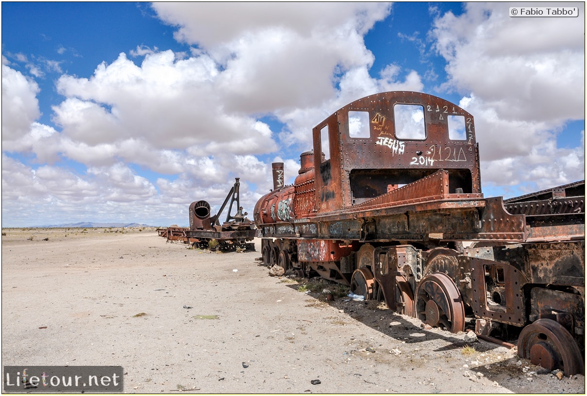 Fabio_s-LifeTour---Bolivia-(2015-March)---Ujuni---Ujuni-Train-Graveyard---3144