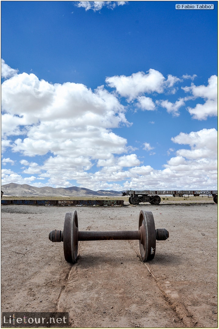 Fabio_s-LifeTour---Bolivia-(2015-March)---Ujuni---Ujuni-Train-Graveyard---3509-cover