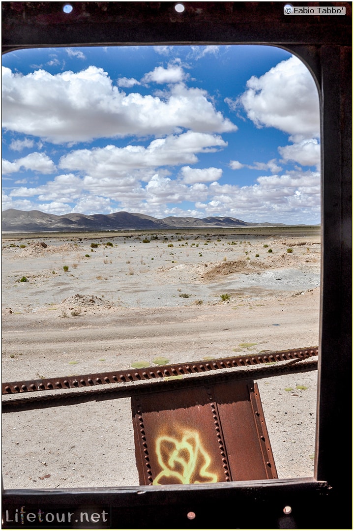 Fabio_s-LifeTour---Bolivia-(2015-March)---Ujuni---Ujuni-Train-Graveyard---4055