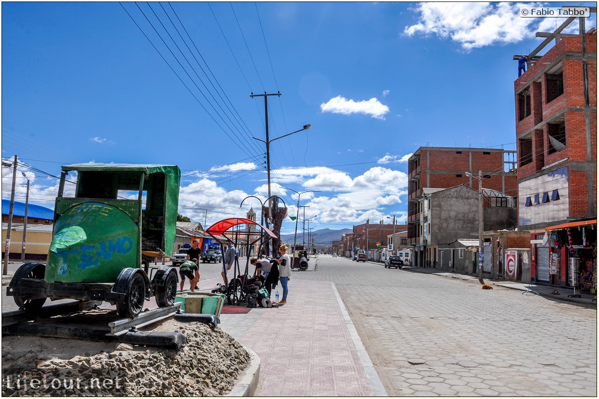 Fabio_s-LifeTour---Bolivia-(2015-March)---Ujuni---city---1633