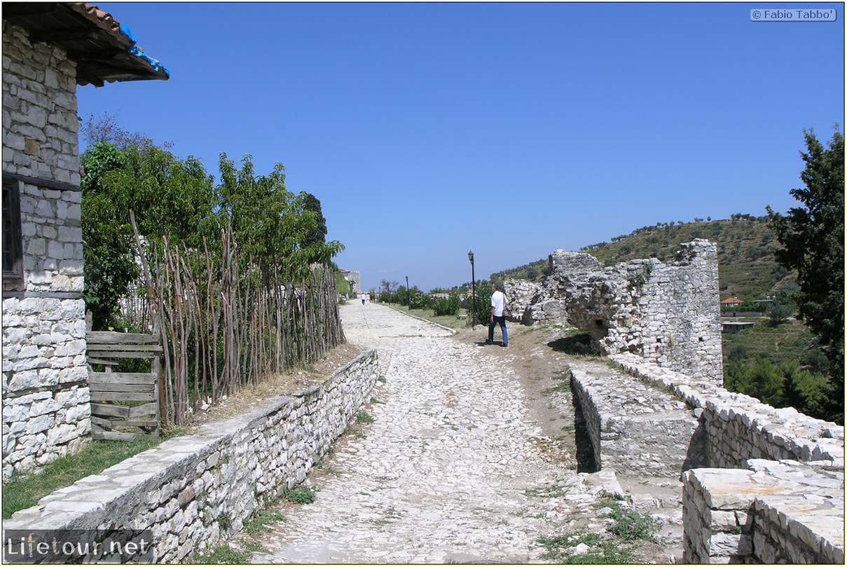 Fabios-LifeTour-Albania-2005-August-Berat-Berat-City-20038-2