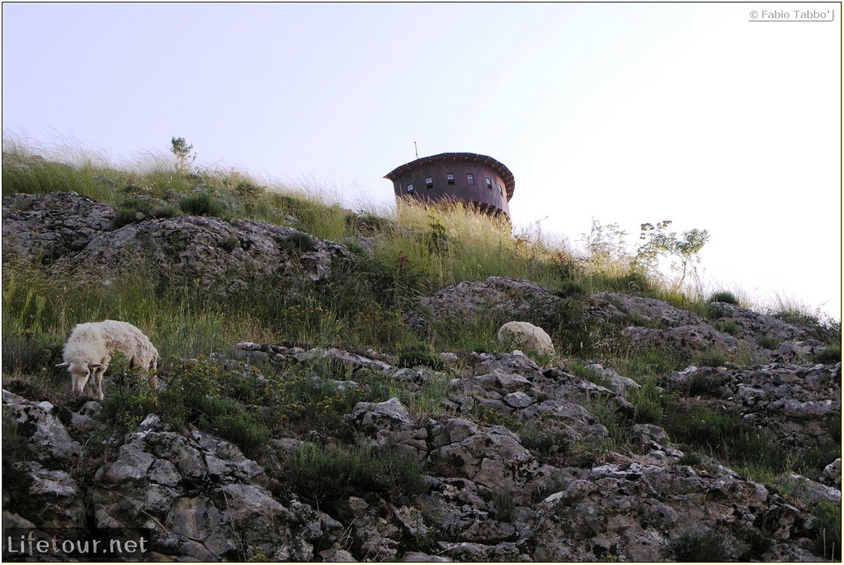 Fabios-LifeTour-Albania-2005-August-Petrelle-20101-1