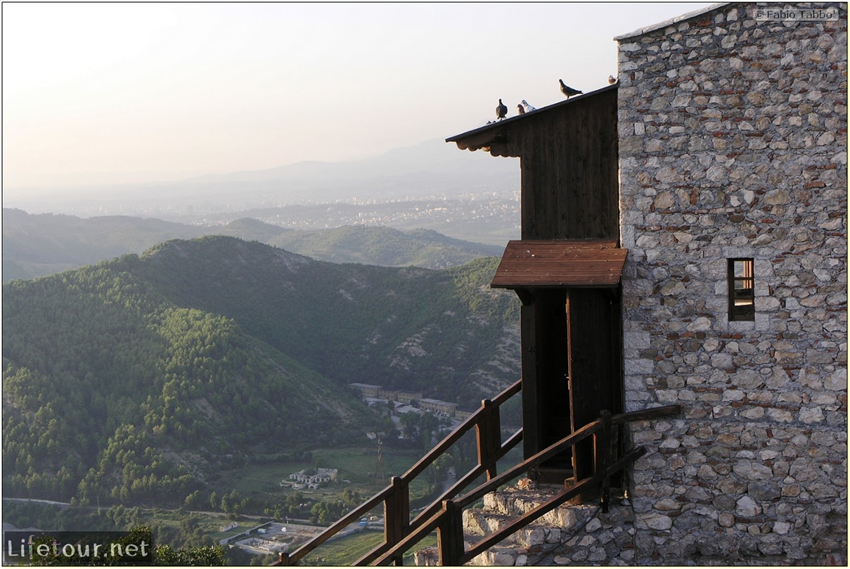 Fabios-LifeTour-Albania-2005-August-Petrelle-20104-1