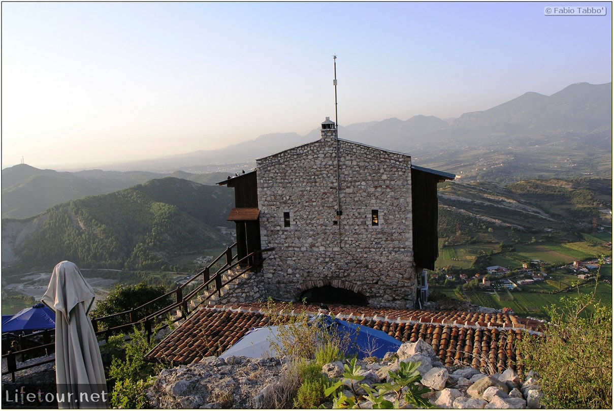 Fabios-LifeTour-Albania-2005-August-Petrelle-20105-1