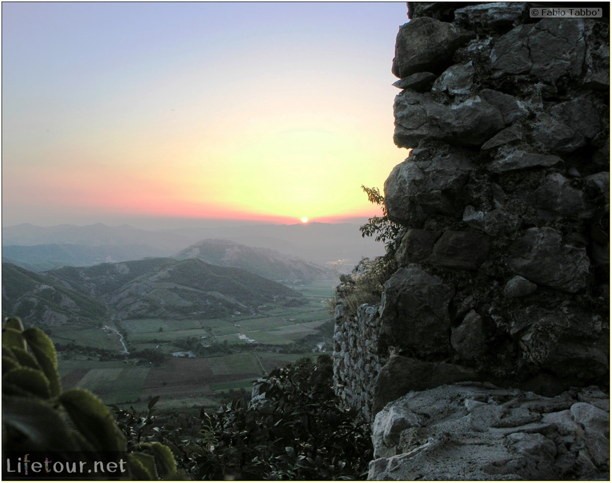 Fabios-LifeTour-Albania-2005-August-Petrelle-20111-1