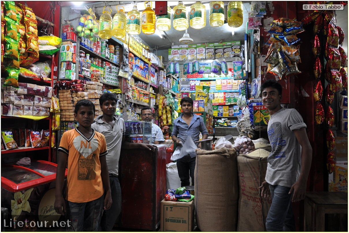 Fabios-LifeTour-Bangladesh-2014-May-Dacca-Night-markets-7344-cover-1