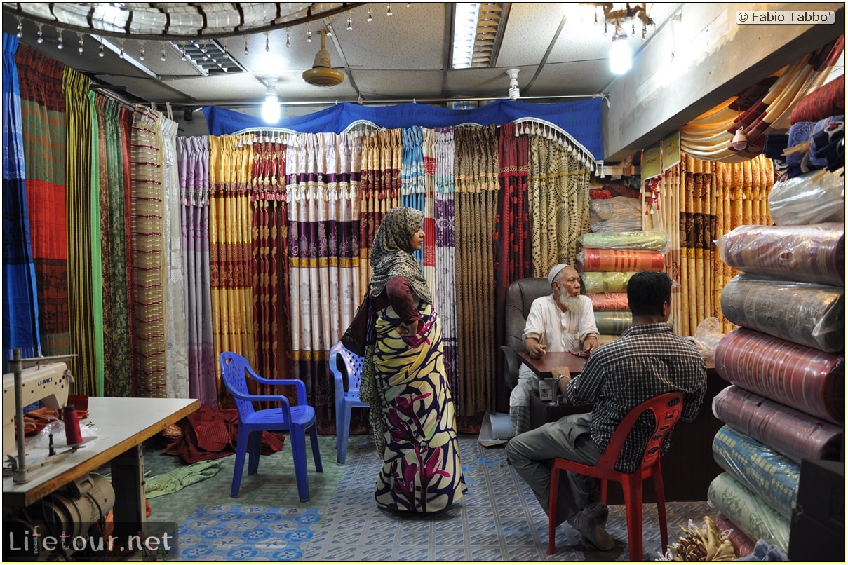 Fabios-LifeTour-Bangladesh-2014-May-Dacca-Night-markets-8922-cover