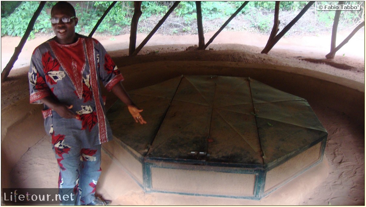 Fabio's LifeTour - Benin (2013 May) - Abomey - Bohicon subterranean village - 1548