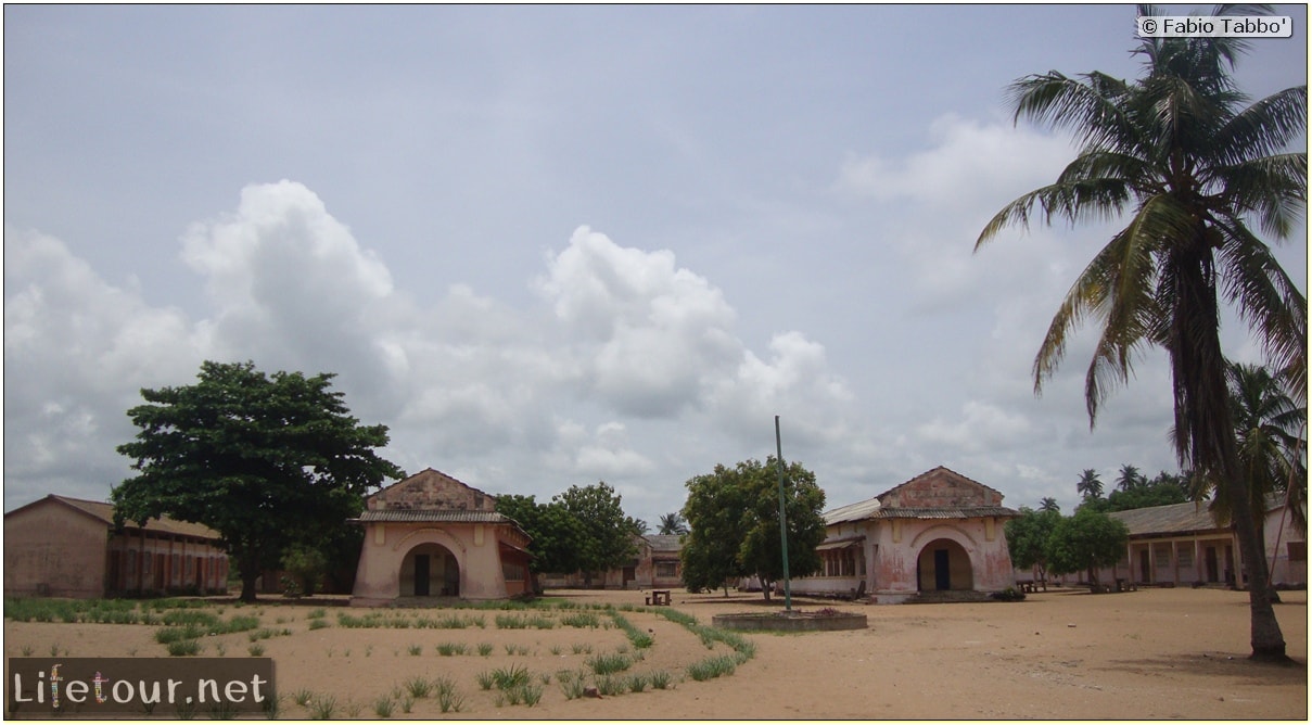 Fabio's LifeTour - Benin (2013 May) - Grand Popo - Comptoirs Coloniaux de Gbecon (ghost town) - 1430 cover