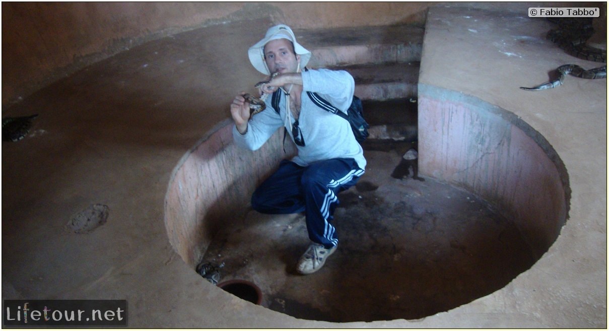 Fabios-LifeTour-Benin-2013-May-Ouidah-Temple-des-Pythons-1447