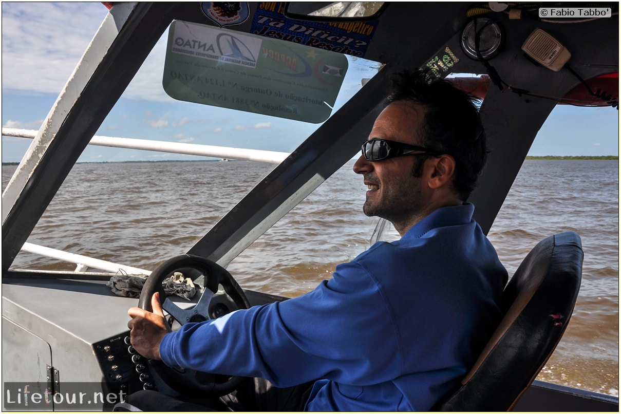 Fabio's LifeTour - Brazil (2015 April-June and October) - Manaus - Amazon Jungle - Driving a motorboat on the Amazon river - 8983