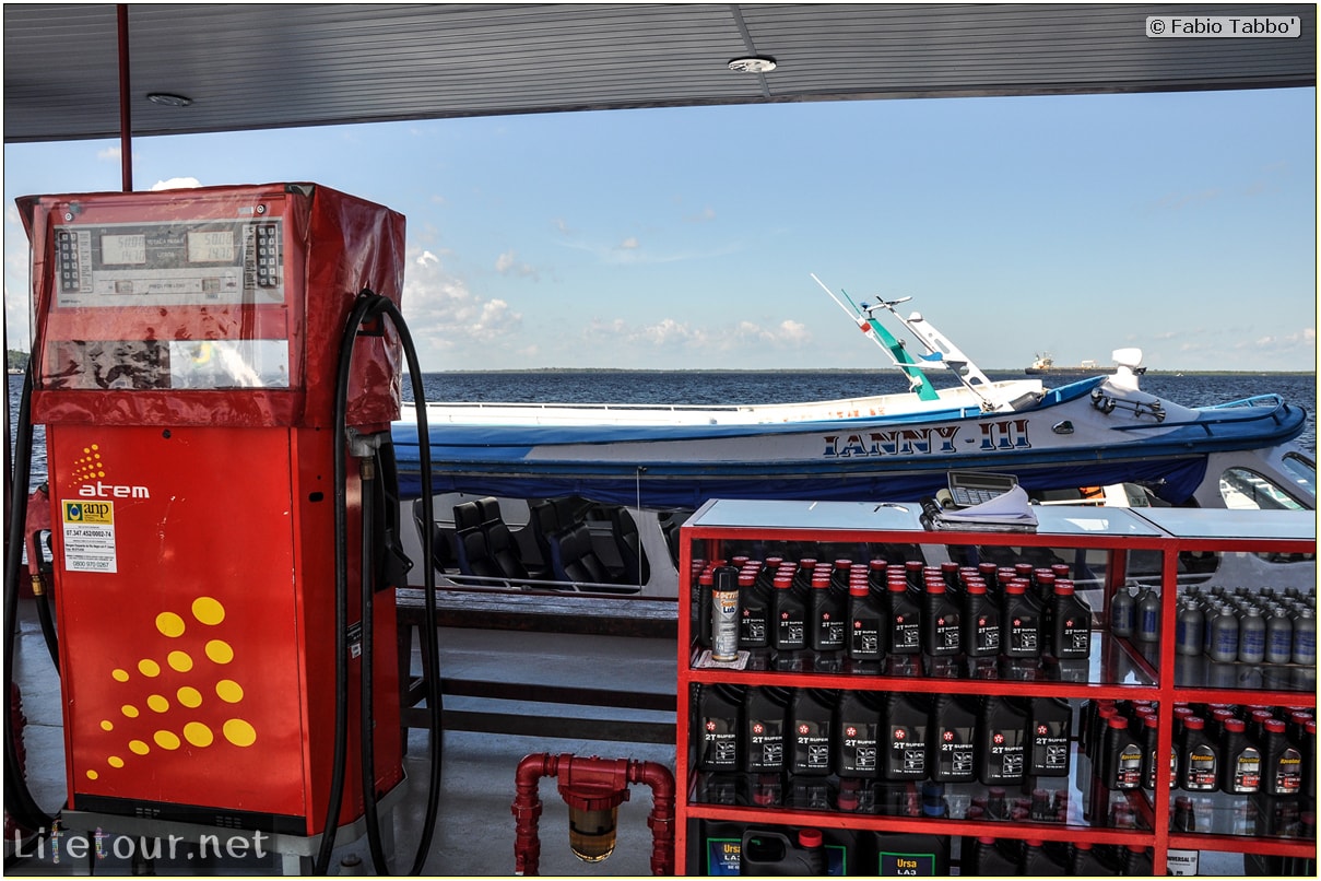 Fabio's LifeTour - Brazil (2015 April-June and October) - Manaus - Amazon Jungle - Fuel stations on the Amazon river - 10658