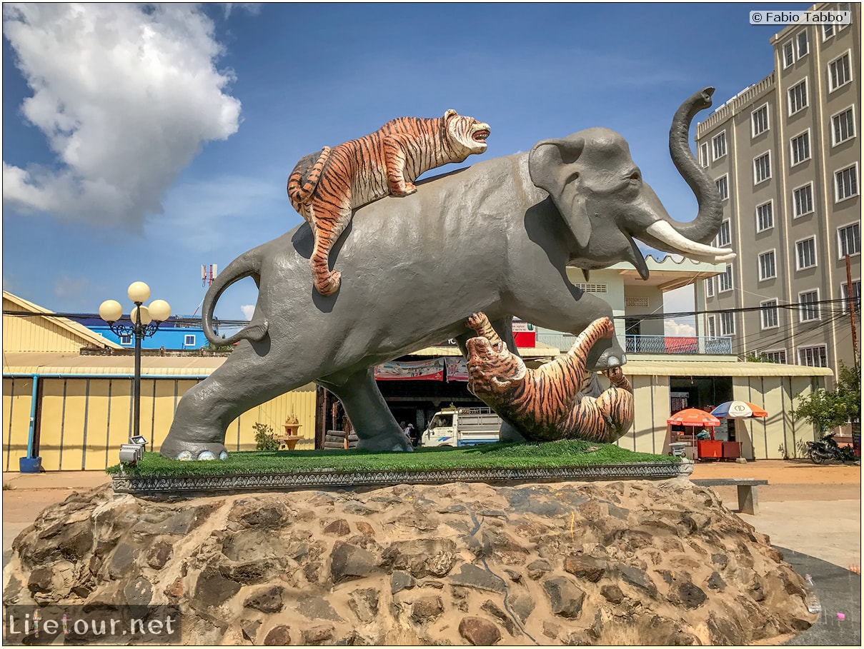 Fabio_s-LifeTour---Cambodia-(2017-July-August)---Krong-Stueng-Saen-(Kampong-Thom)---Krong-Stueng-Saen-Liberation-Monument---18453-cover