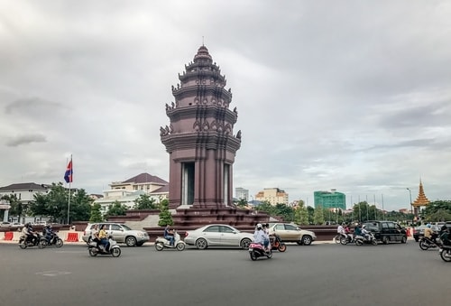 Fabio_s-LifeTour---Cambodia-(2017-July-August)---Phnom-Penh---Independence-Square-area---Independence-Monument---18252-cover