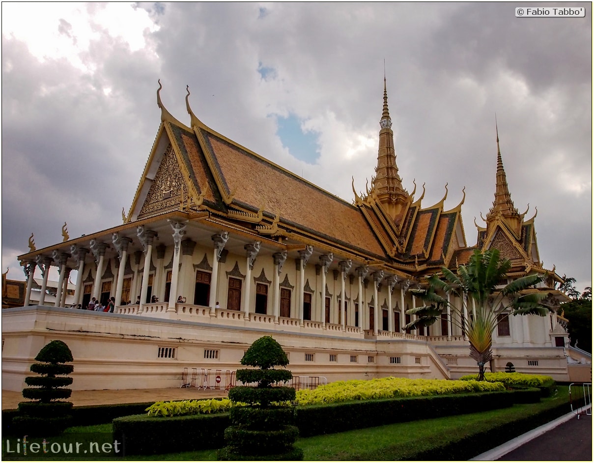 Fabio_s-LifeTour---Cambodia-(2017-July-August)---Phnom-Penh---Royal-Palace---Interior---20081