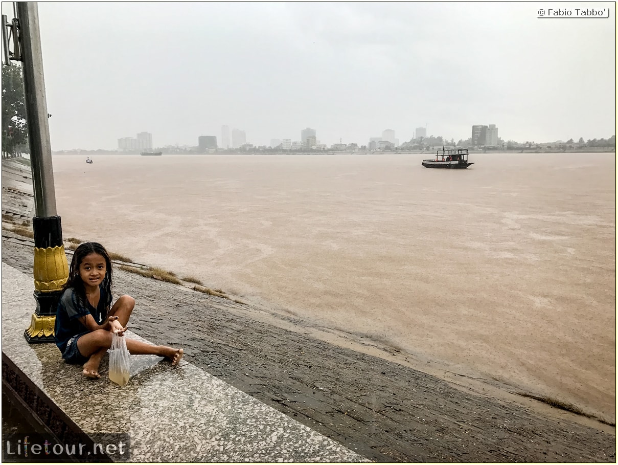 Fabio_s-LifeTour---Cambodia-(2017-July-August)---Phnom-Penh---Sisowath-Quay---18291-cover