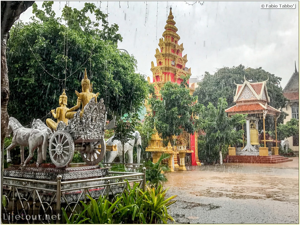 Fabio_s-LifeTour---Cambodia-(2017-July-August)---Phnom-Penh---Wat-Ounalom---18296-cover