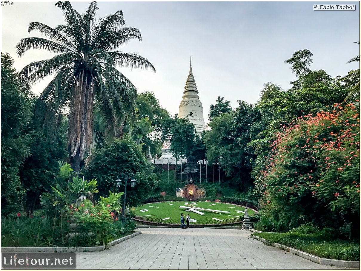 Fabio_s-LifeTour---Cambodia-(2017-July-August)---Phnom-Penh---Wat-Phnom---18314