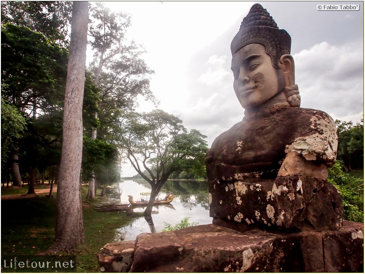 Fabio_s-LifeTour---Cambodia-(2017-July-August)---Siem-Reap-(Angkor)---Angkor-temples---Angkor-Thom-south-gate-bridge---20284-cover