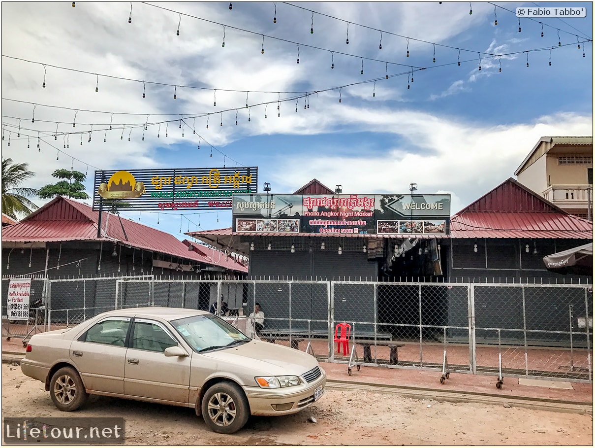 Fabio_s-LifeTour---Cambodia-(2017-July-August)---Siem-Reap-(Angkor)---Entertainment---Night-Market-area---18469